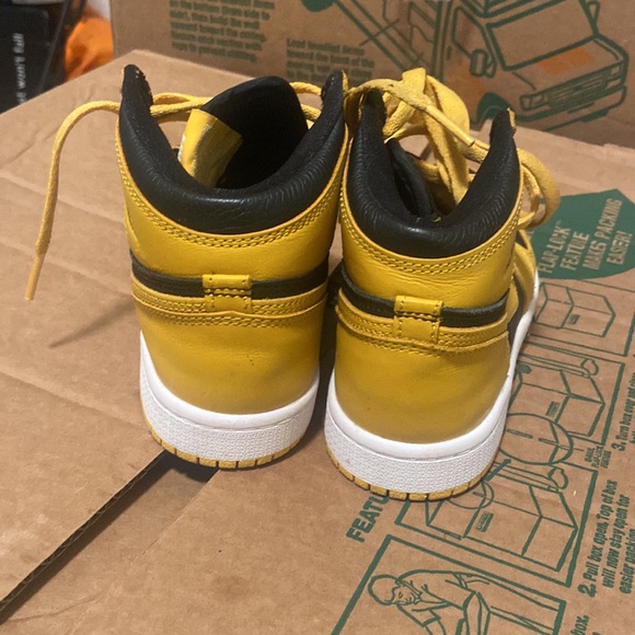 Air Jordan 1 Retro “Pollen” Little Kids - Picture 2 of 3
